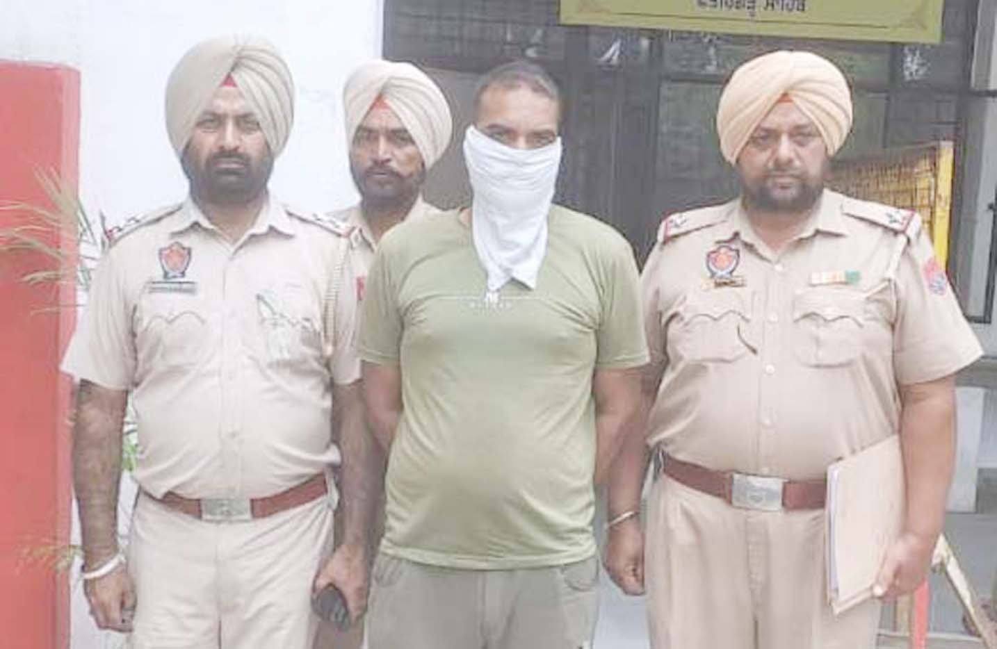 चोरी की मोटरसाइकिल सहित एक गिरफ्तार