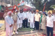 अडानी मेगा घोटाले के खिलाफ चंडीगढ़ में विरोध प्रदर्शन में शामिल हुए। सिकंदर सिंह व अन्य नेता