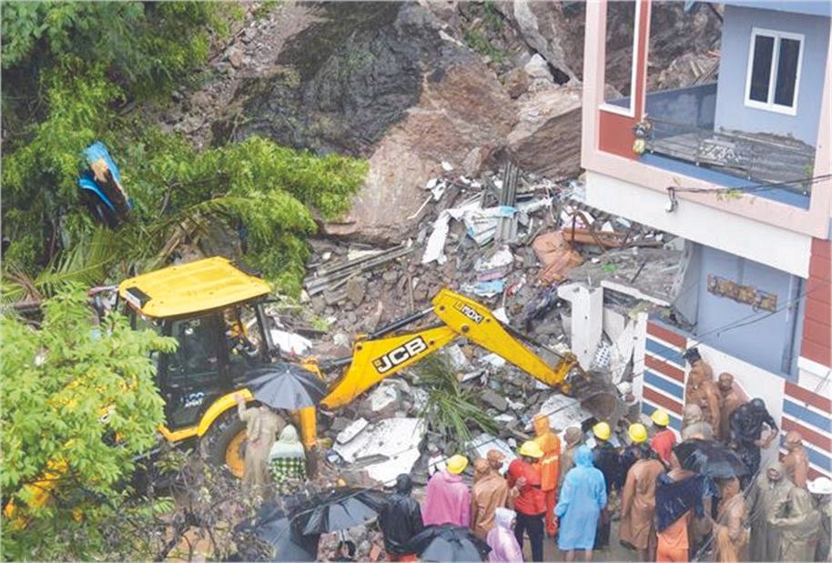 Andhra Pradesh: विजयवाड़ा में हुआ लैंडस्लाइड, हादसे में चार लोगों की दर्दनाक मौत