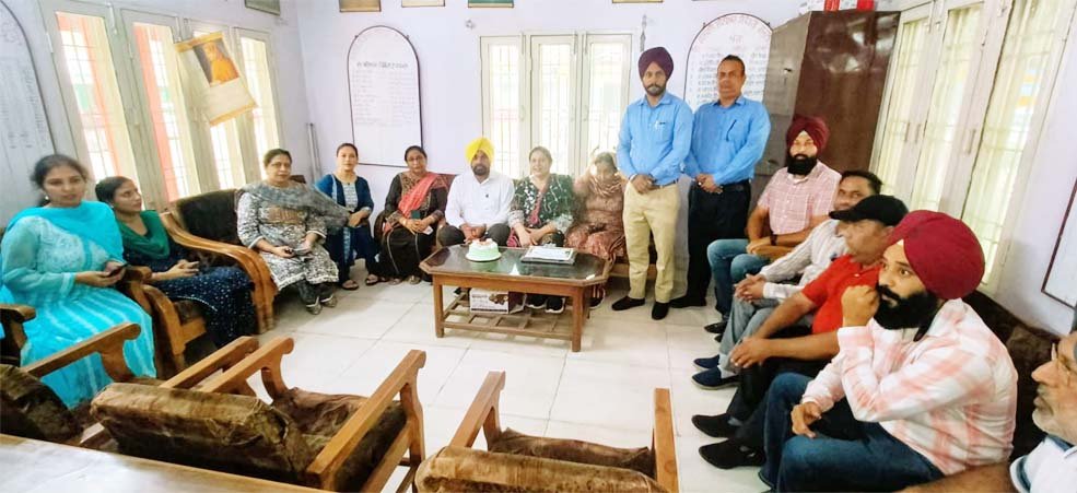 सरकारी स्कूल खेड़ा में शिक्षक दिवस मनाया गया