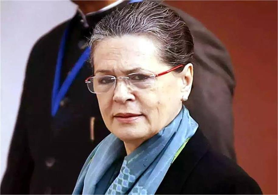 प्रियंका वाड्रा के बाद शिमला पहुंचीं सोनिया गांधी, जिला प्रशासन ने बढ़ाई सुरक्षा