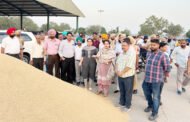 डिप्टी कमिश्नर  डाॅ. सोना थिंद द्वारा विभिन्न अनाज मंडियों का दौरा; धान की खरीद शुरू हो गयी