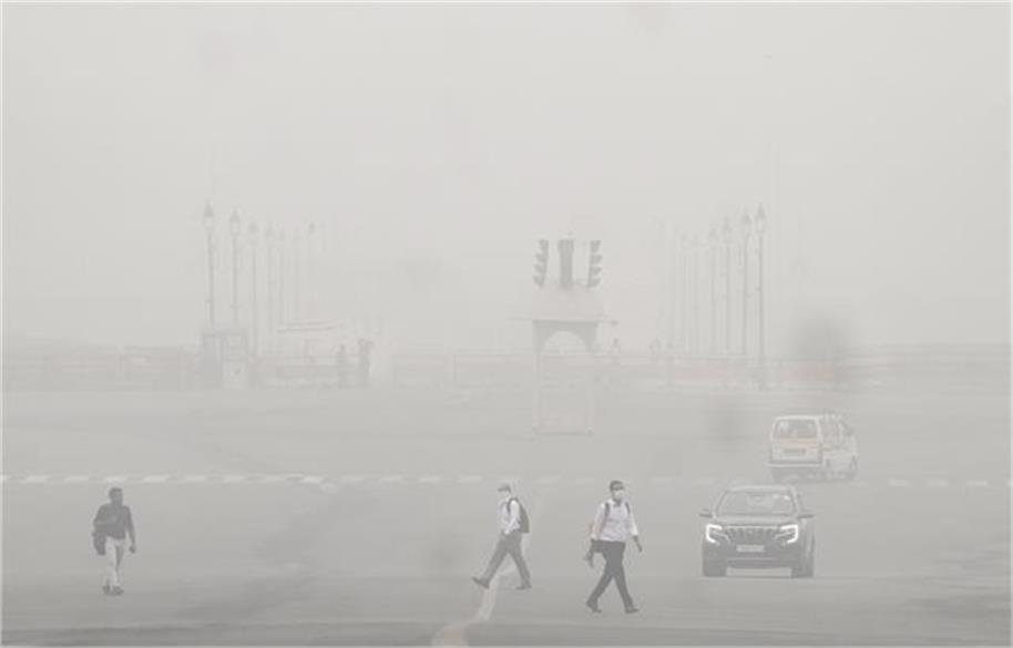 दिल्ली-NCR में छाया घना कोहरा