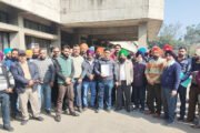 जिला न्यायालय के लाइसेंस धारकों ने किया व्यापक विरोध प्रदर्शन
