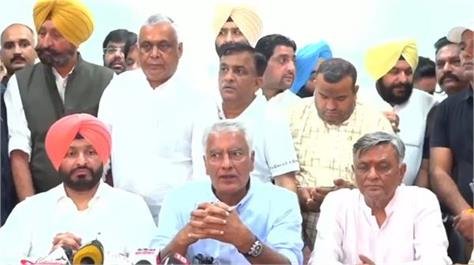 मनोरंजन कालिया के घर हुए धमाके को लेकर सुनील जाखड़ ने उठाए सवाल