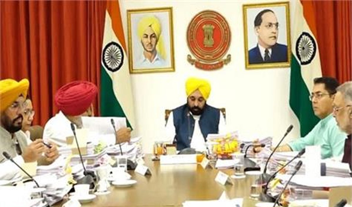 पंजाब सरकार ने दिया बड़ा तोहफा, वेतन में भारी बढ़ोतरी