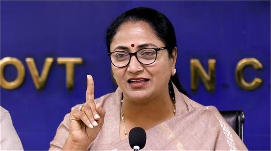 दिल्ली की मुख्यमंत्री रेखा गुप्ता को युवक ने मारा थप्पड़, बीजेपी ने जताई कड़ी नाराज़गी