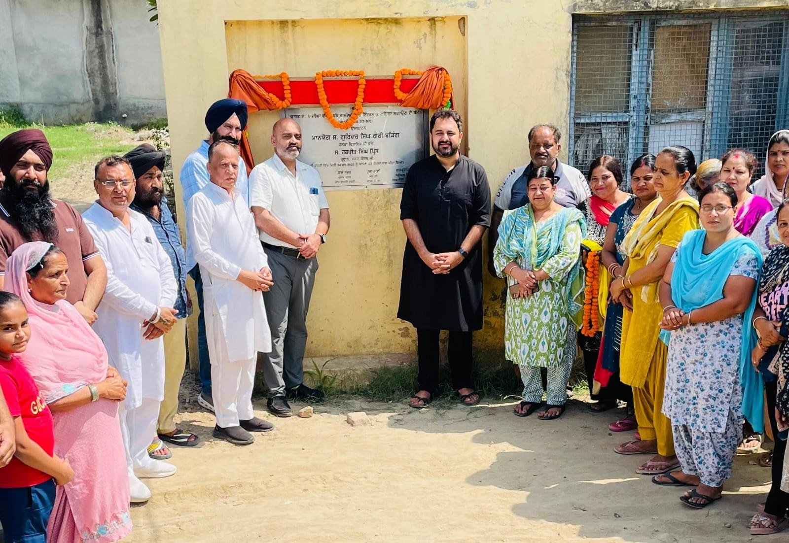 ਵਿਧਾਇਕ ਗੁਰਿੰਦਰ ਸਿੰਘ ਗੈਰੀ ਬੜਿੰਗ ਵੱਲੋਂ ਕਰੀਬ 1.43 ਕਰੋੜ ਦੀ ਲਾਗਤ ਨਾਲ ਮੰਡੀ ਗੋਬਿੰਦਗੜ੍ਹ ਦੇ ਦੋ ਵਾਰਡਾਂ ਦਾ ਕਾਇਆਕਲਪ ਕਰਨ ਦੀ ਮੁਹਿੰਮ ਦਾ ਆਗਾਜ਼