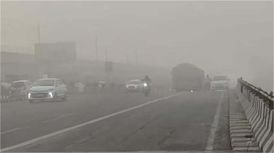 कोहरे में ड्राइविंग अलर्ट: म्यूजिक बंद रखें, रफ्तार धीमी रखें- ड्राइविंग को लेकर एडवाइजरी जारी